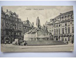Praha Staroměstské náměstí Husův pomník - 30. léta MF