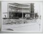 Černobílá foto výstavby podchodu u nádraží v Plzni *9075