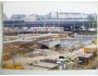 Barevné foto výstavby podchodu u nádraží v Plzni *9126