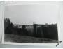 Fotografie černobílá parní loko s osobním vlakem *4092