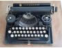 Historický kufříkový mechanický psací stroj Underwood