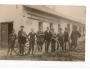 kolárna,dělníci před dílnou,r.1921,neprošlá 1/35