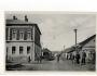 Hnušťa ulice s obchody cyklistou neprošlá .SV6/198