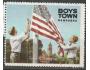 USA 1968 Boys Town Nebraska, 2hoši vyvěšují US vlajku, propa