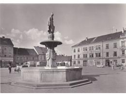 VODŇANY - GOTTWALDOVO NÁMĚSTÍ - KAŠNA - MNV - KINO  ***680J