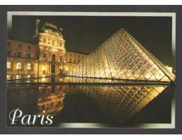 Paříž - Palá Louvre - Pyramida