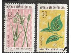 Vietnam (sev.) o Mi.0772-73 Rostliny pro textil. prům. /kot