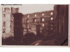 Bratislava Vnútrajšok hradu 1920 pohlednice prošlá poštou be