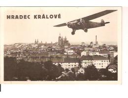 HRADEC KRÁLOVÉ + LETADLO / KOLÁŽ /rok1950?*fb1079