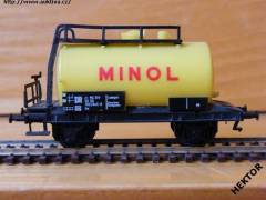 Model 2osé cisterny typu Zhh 52, MINOL, DR, žlutý *68