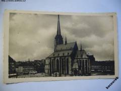 PLZEŇ: chrám sv. Bartoloměje, obchody - 1945